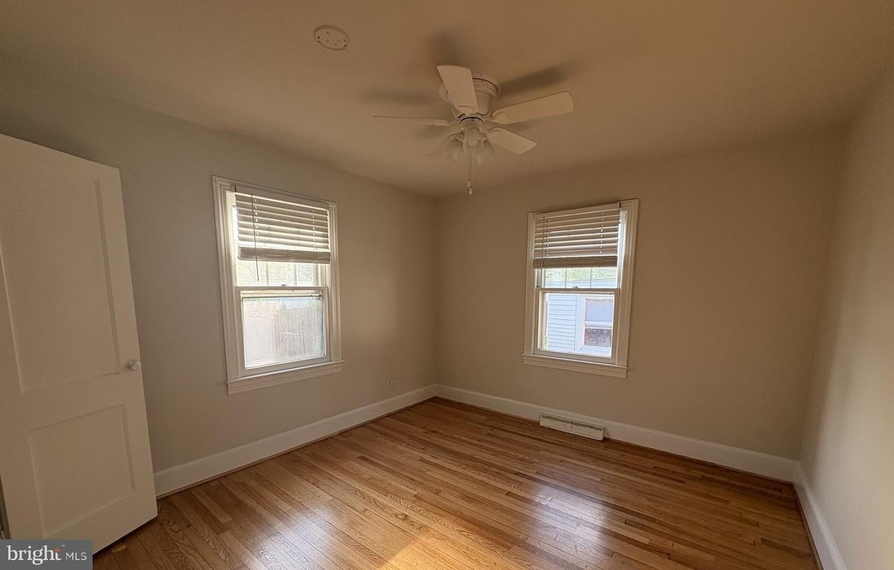 331 Hanson Ave - Photo 4 of 8