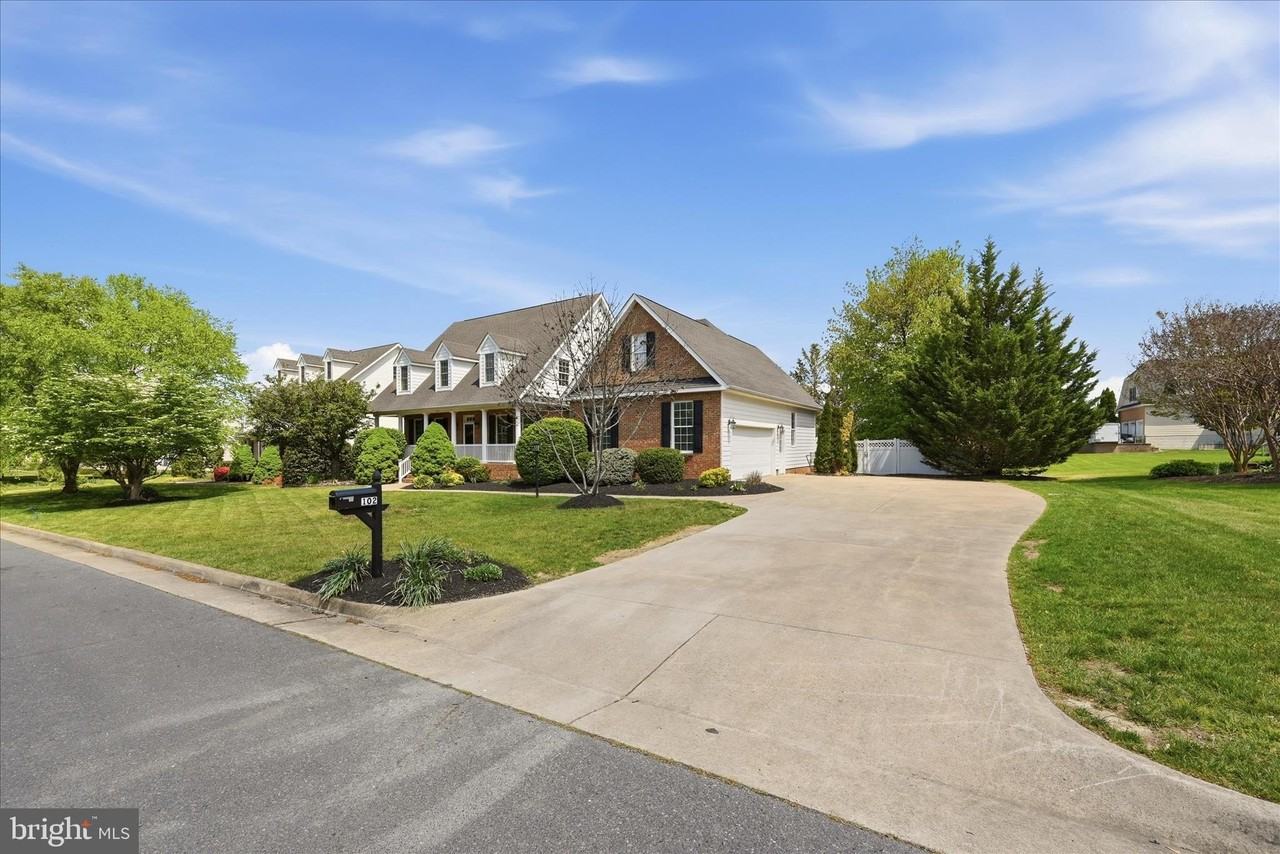 102 Bramble Ct - Photo 2 of 50