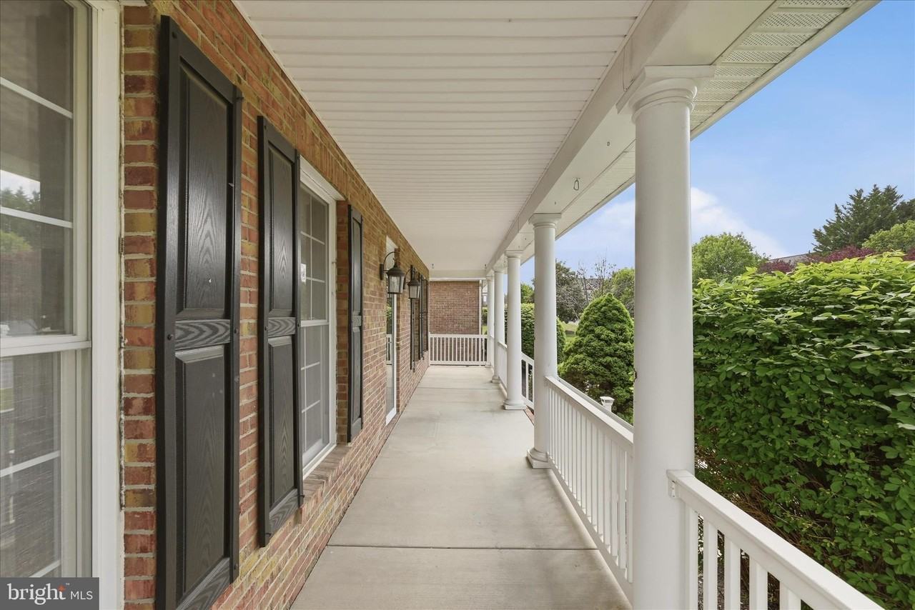 102 Bramble Ct - Photo 5 of 50