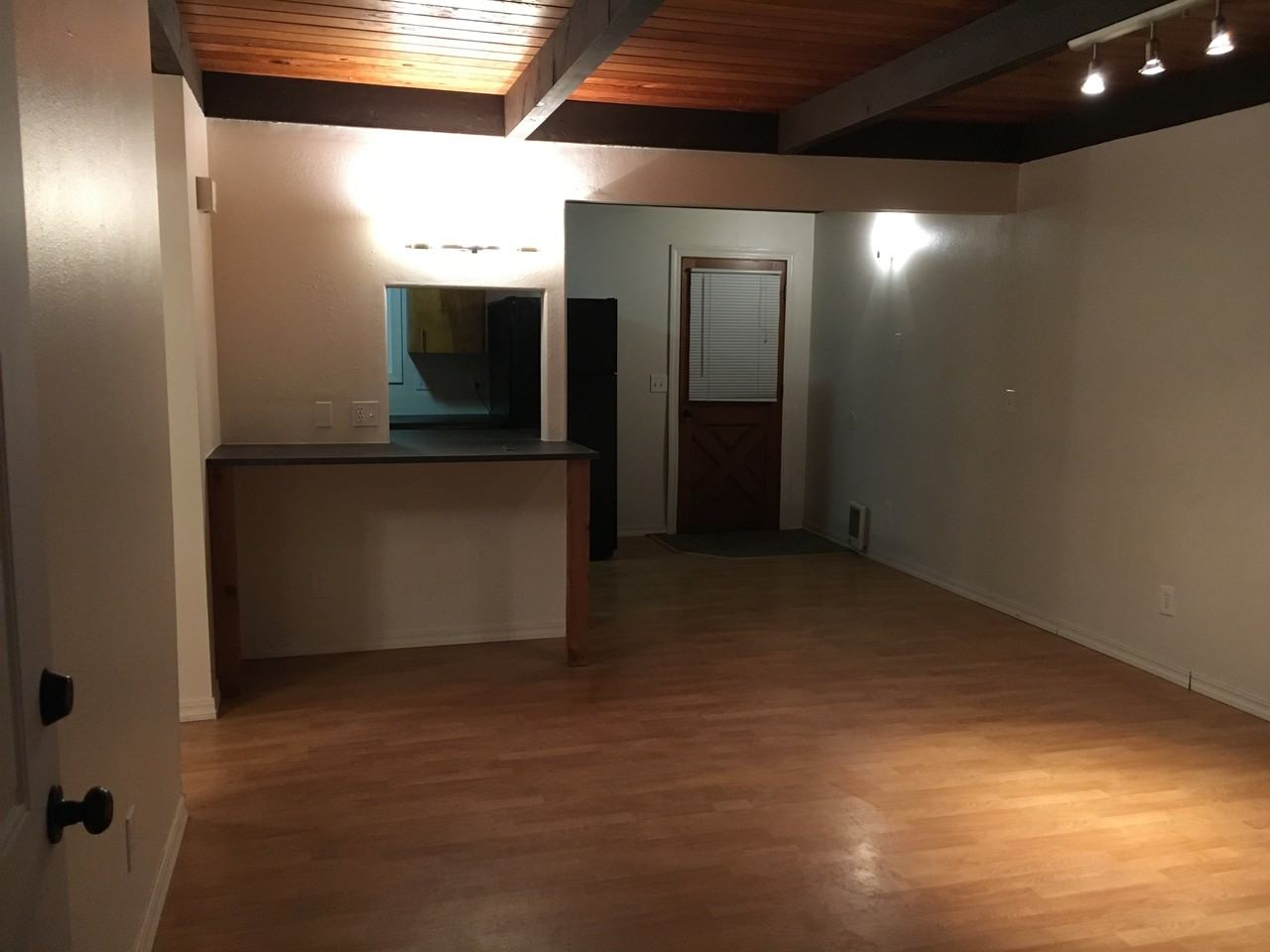 1124 Nw 27th St - Photo 2 of 12