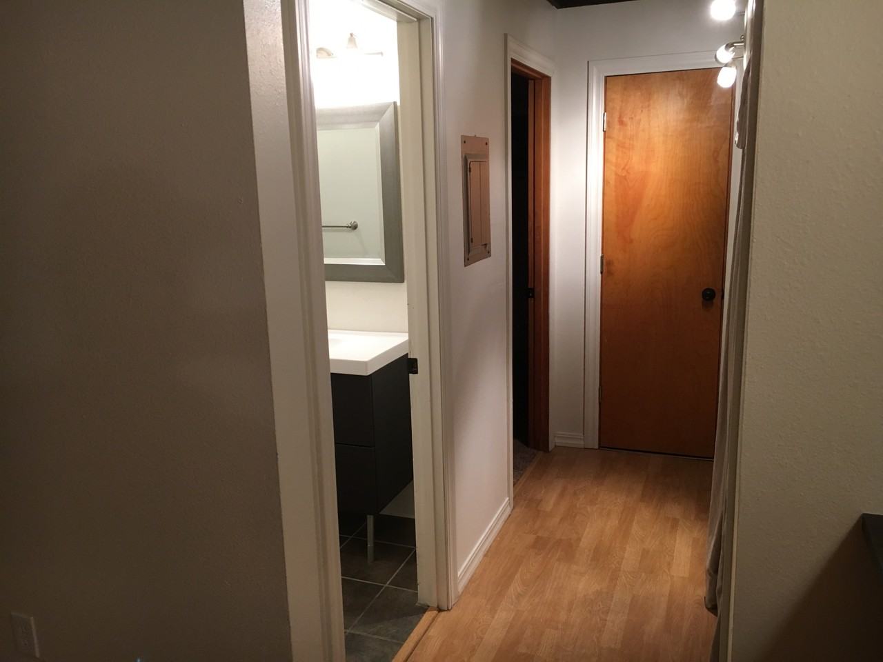 1124 Nw 27th St - Photo 3 of 12