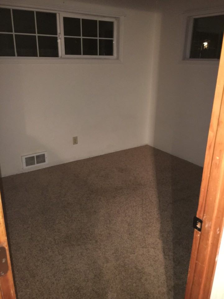 1124 Nw 27th St - Photo 7 of 12