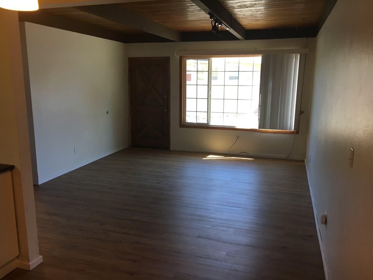 1122 Nw 27th St - Photo 2 of 10