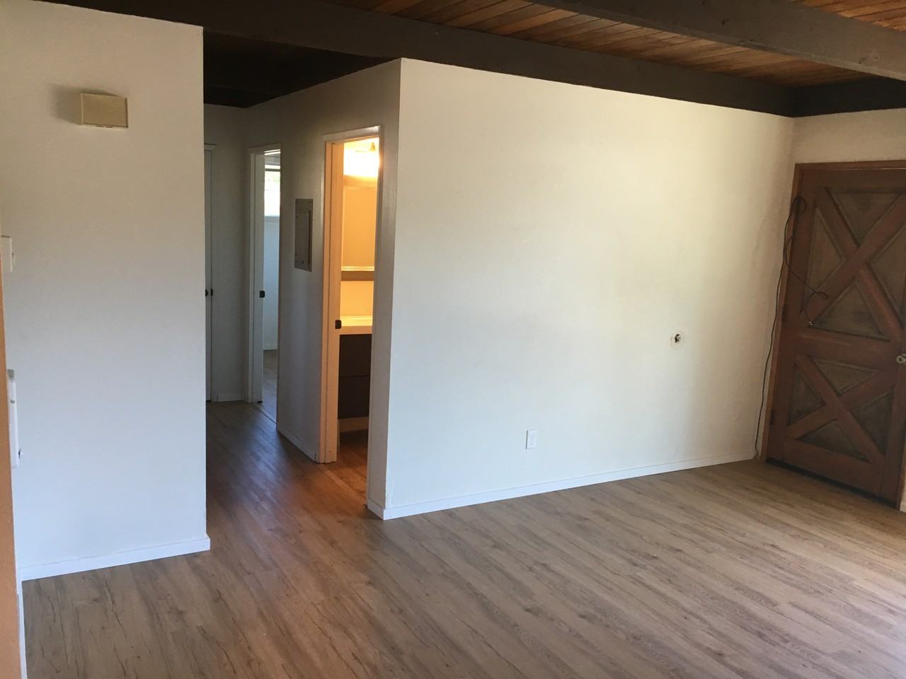 1122 Nw 27th St - Photo 4 of 10