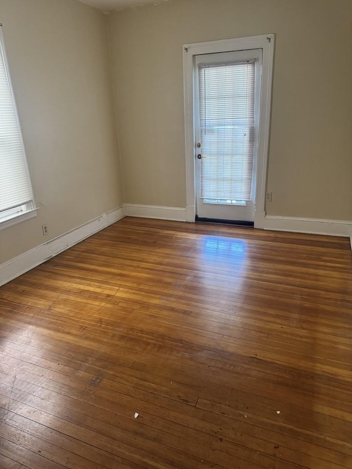 883 Farmington Ave #1 - Photo 2 of 12