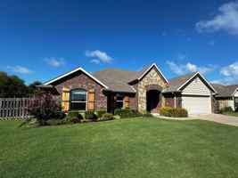 featured image of 2903 N Raven Ln