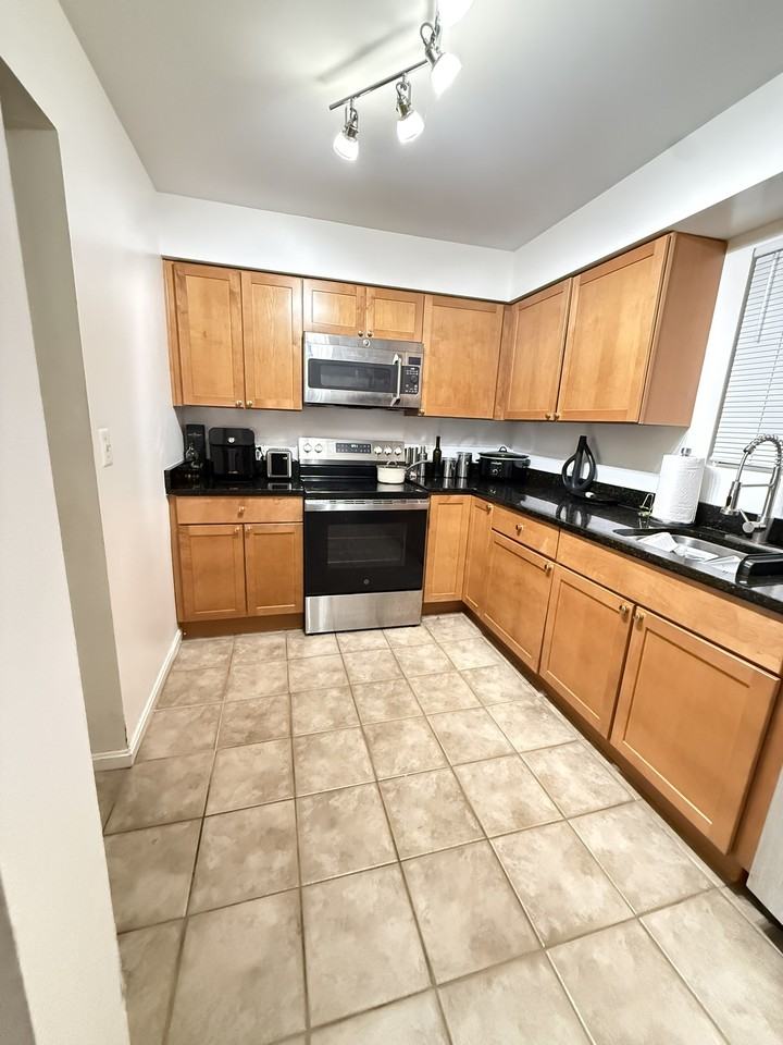 2050 N Calvert St #209 - Photo 6 of 17