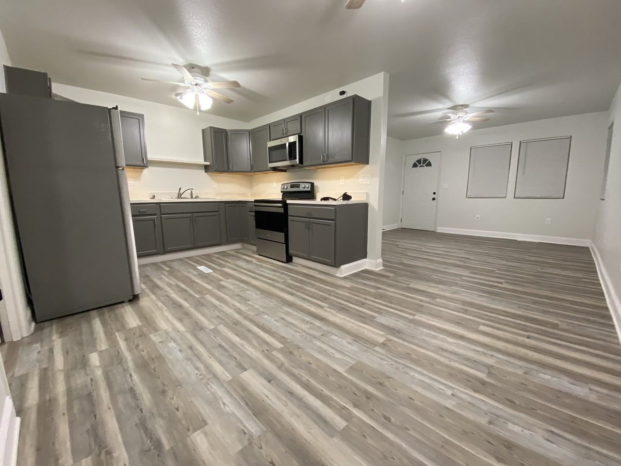 1934 Ne Madison St - Photo 3 of 21