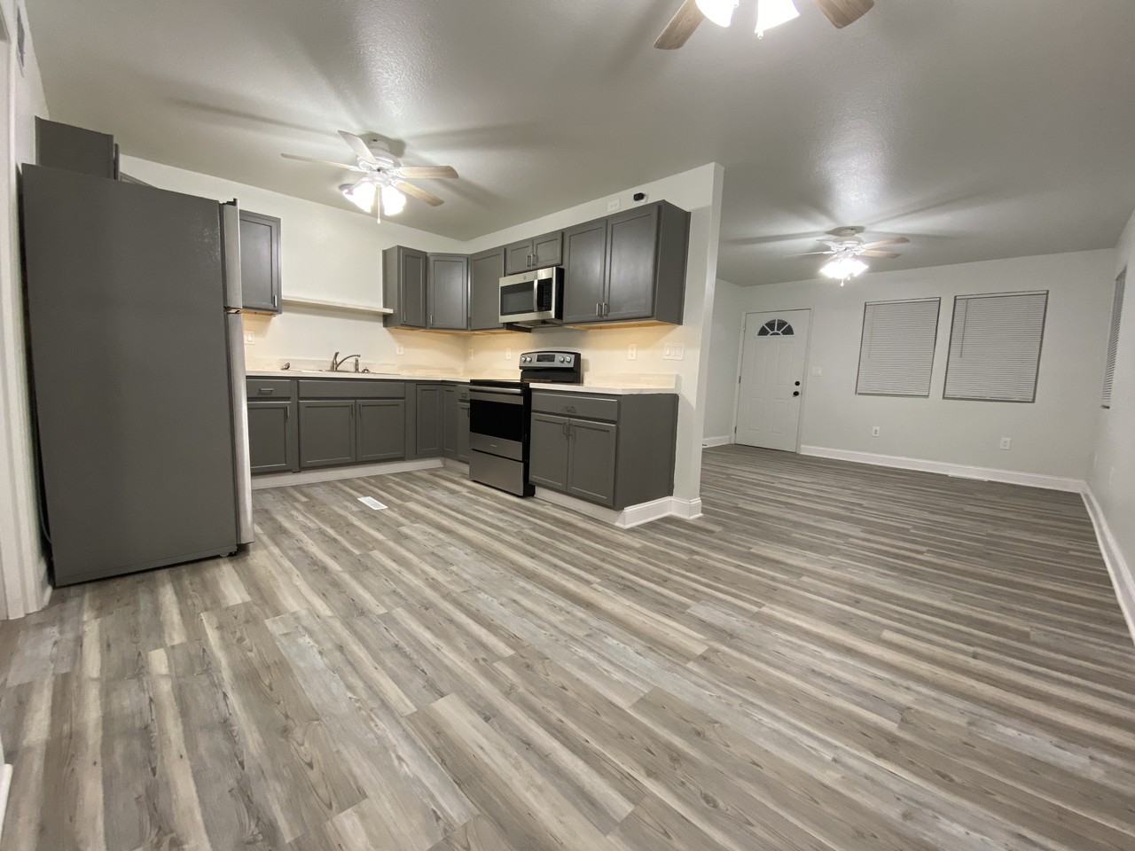 1934 Ne Madison St - Photo 6 of 21