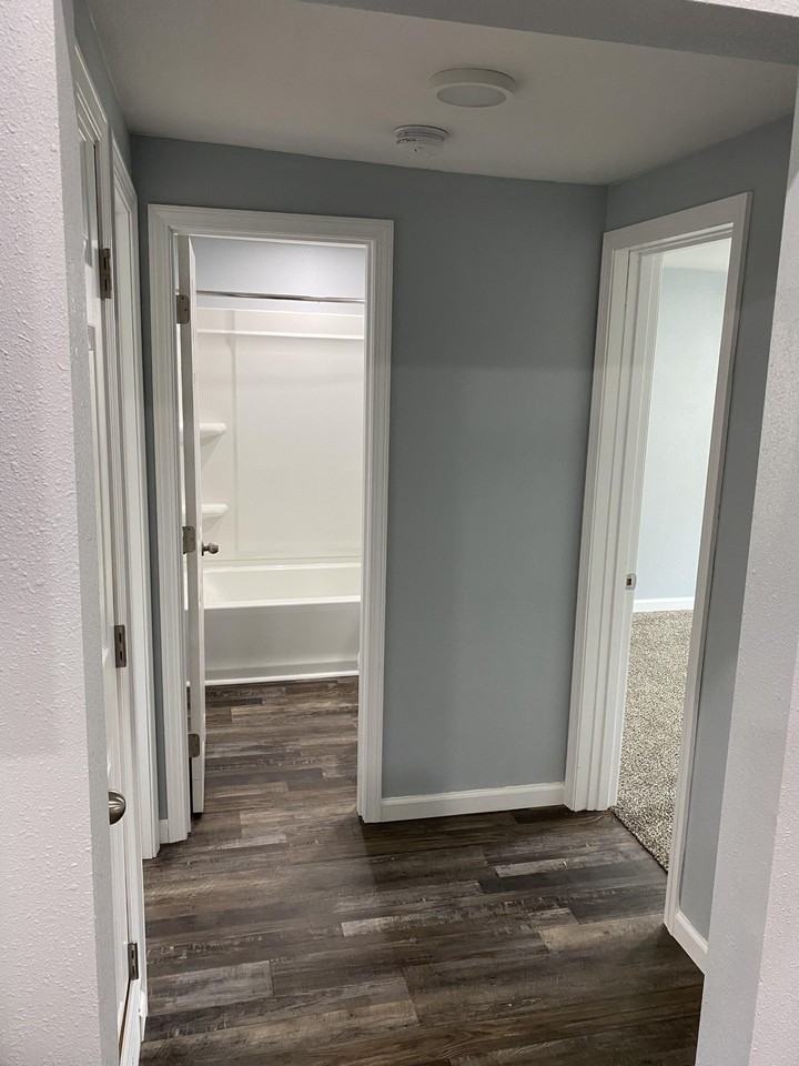 1210 W Towanda Ave - Photo 5 of 11