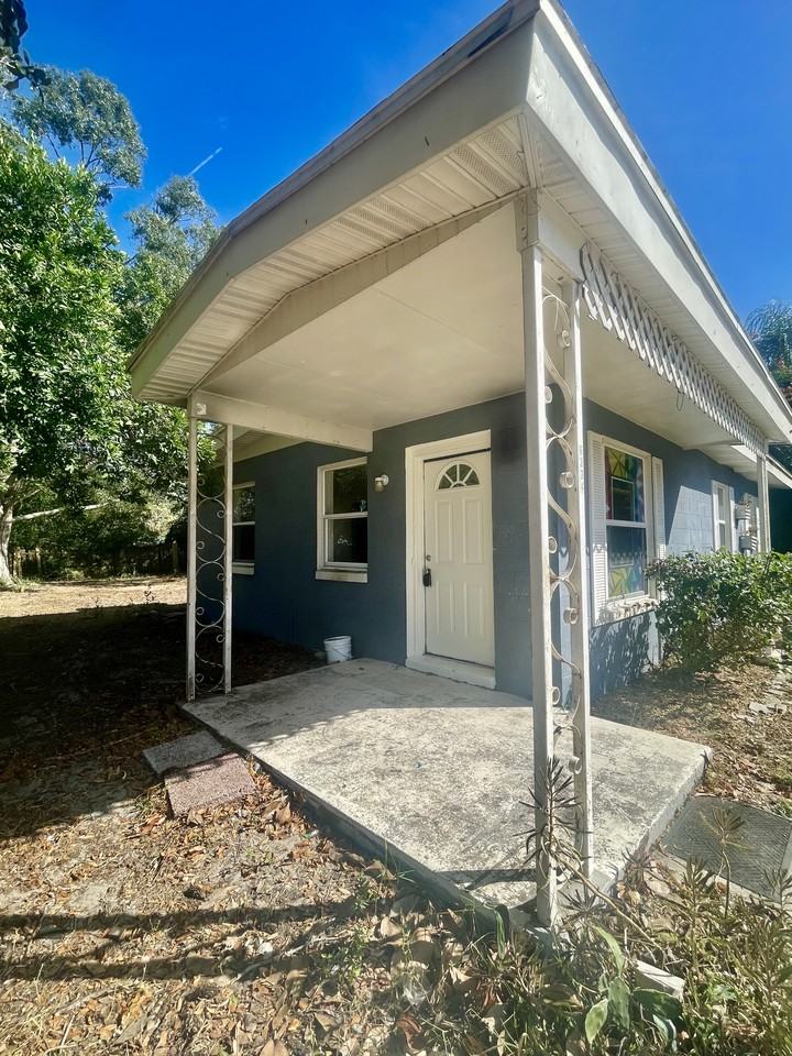 6334 Talbot Cir - Photo 2 of 17