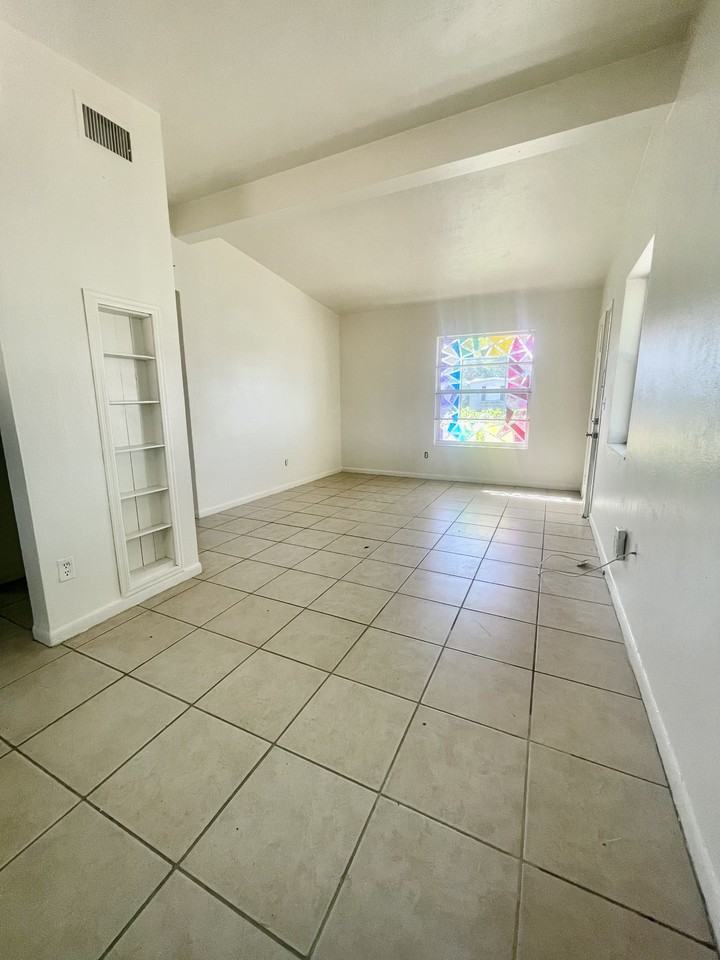 6334 Talbot Cir - Photo 5 of 17