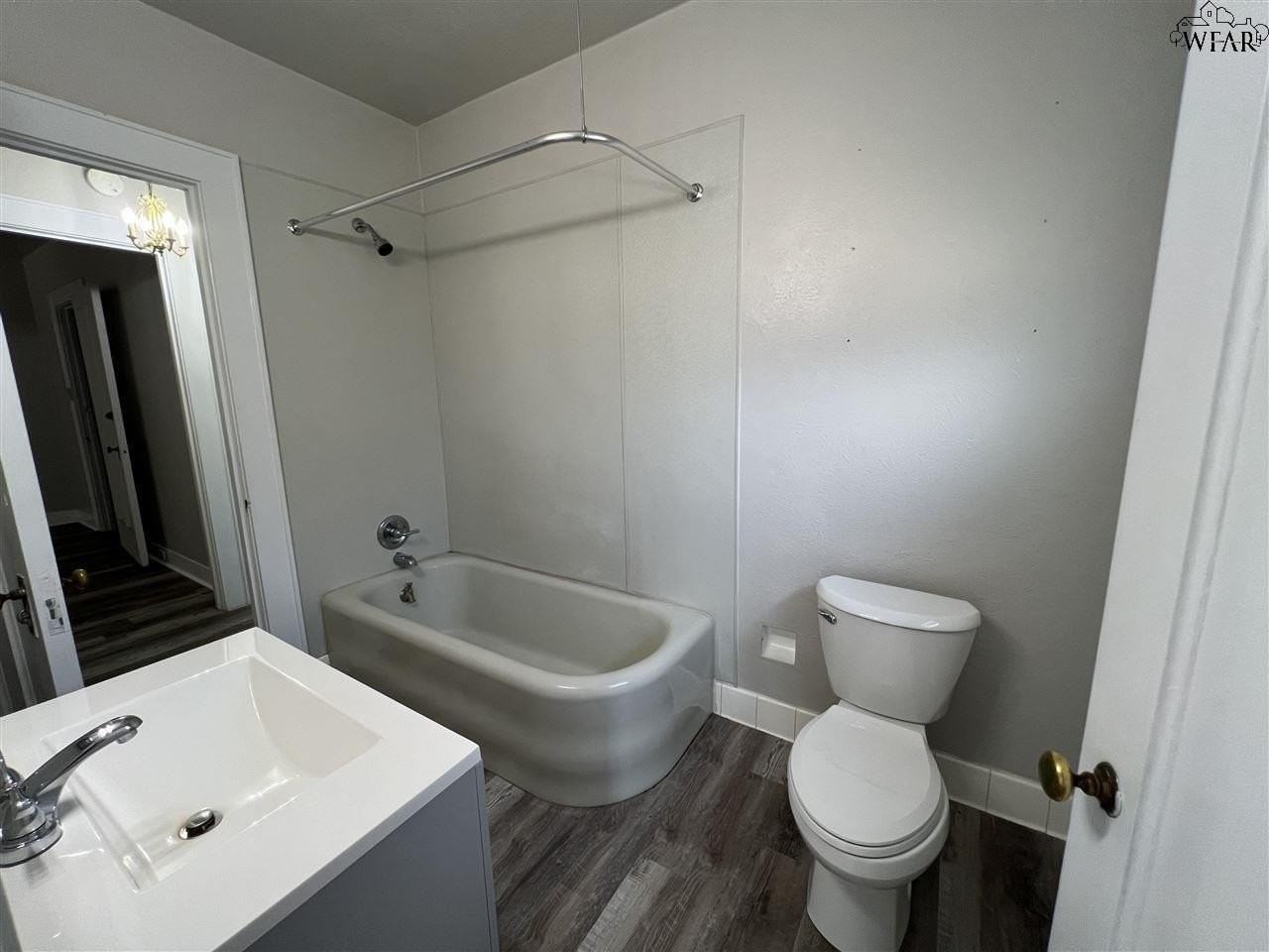 908 Denver St #F - Photo 5 of 16