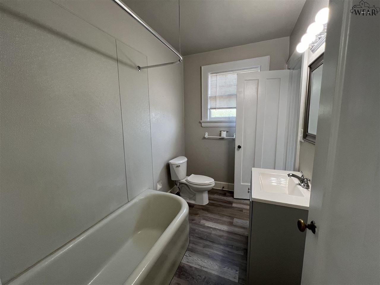 908 Denver St #F - Photo 6 of 16