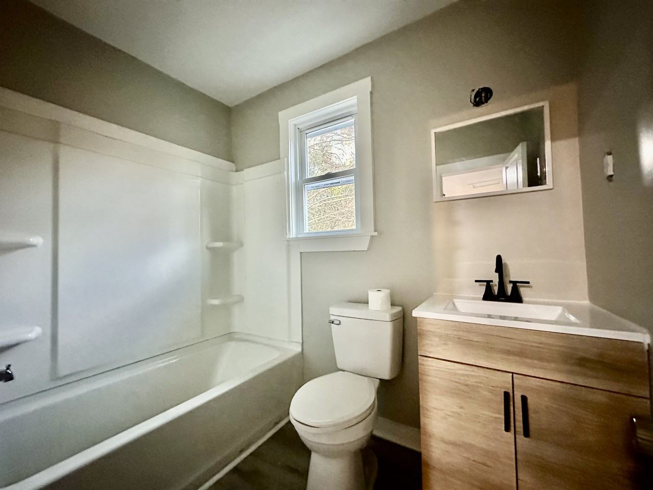 1914 Fuller St - Photo 5 of 8