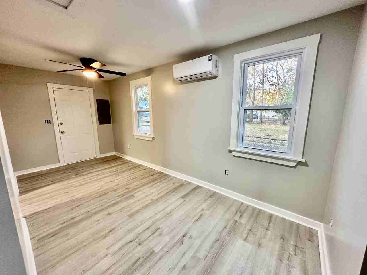 1914 Fuller St - Photo 7 of 8