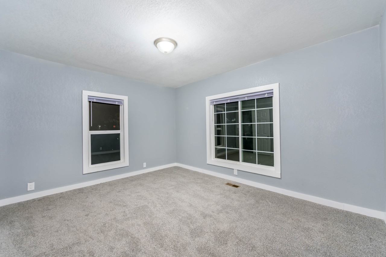 407 W 6th Ave - Photo 2 of 14