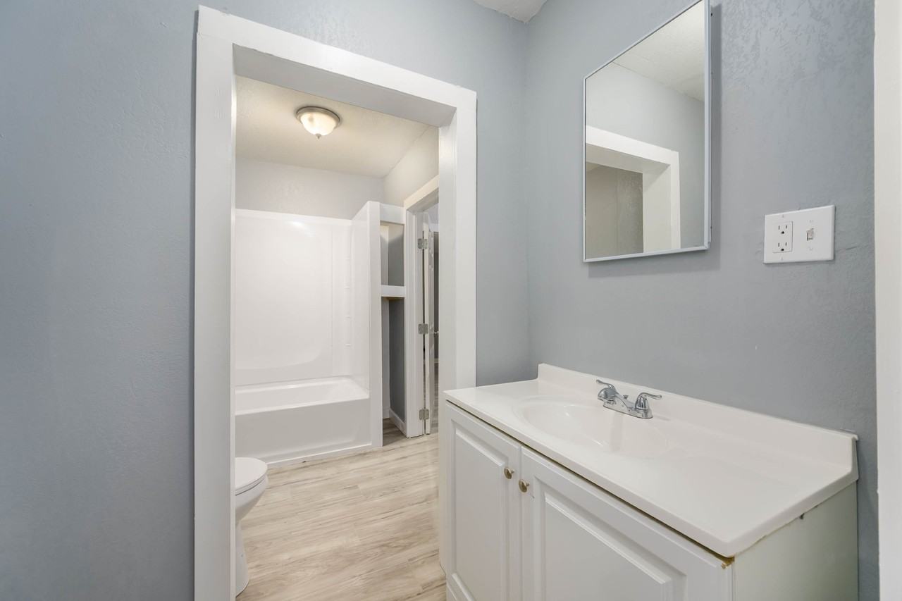 407 W 6th Ave - Photo 5 of 14