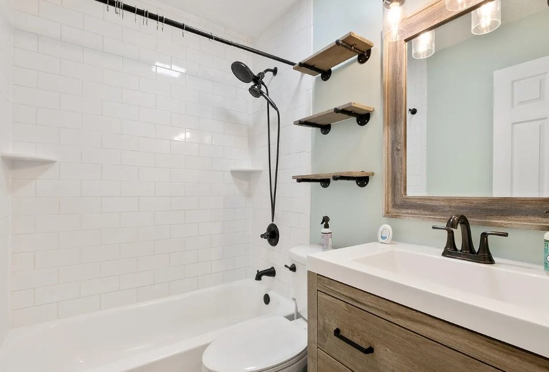 705 Lakeview Ave - Photo 2 of 9