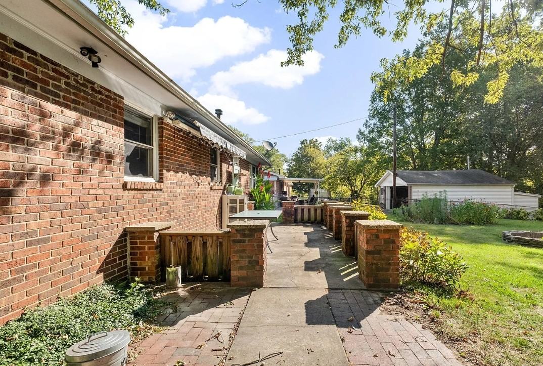 705 Lakeview Ave - Photo 7 of 9