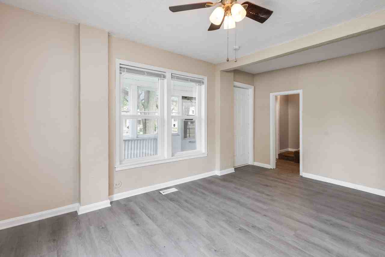 636 S 25th St - Photo 5 of 15