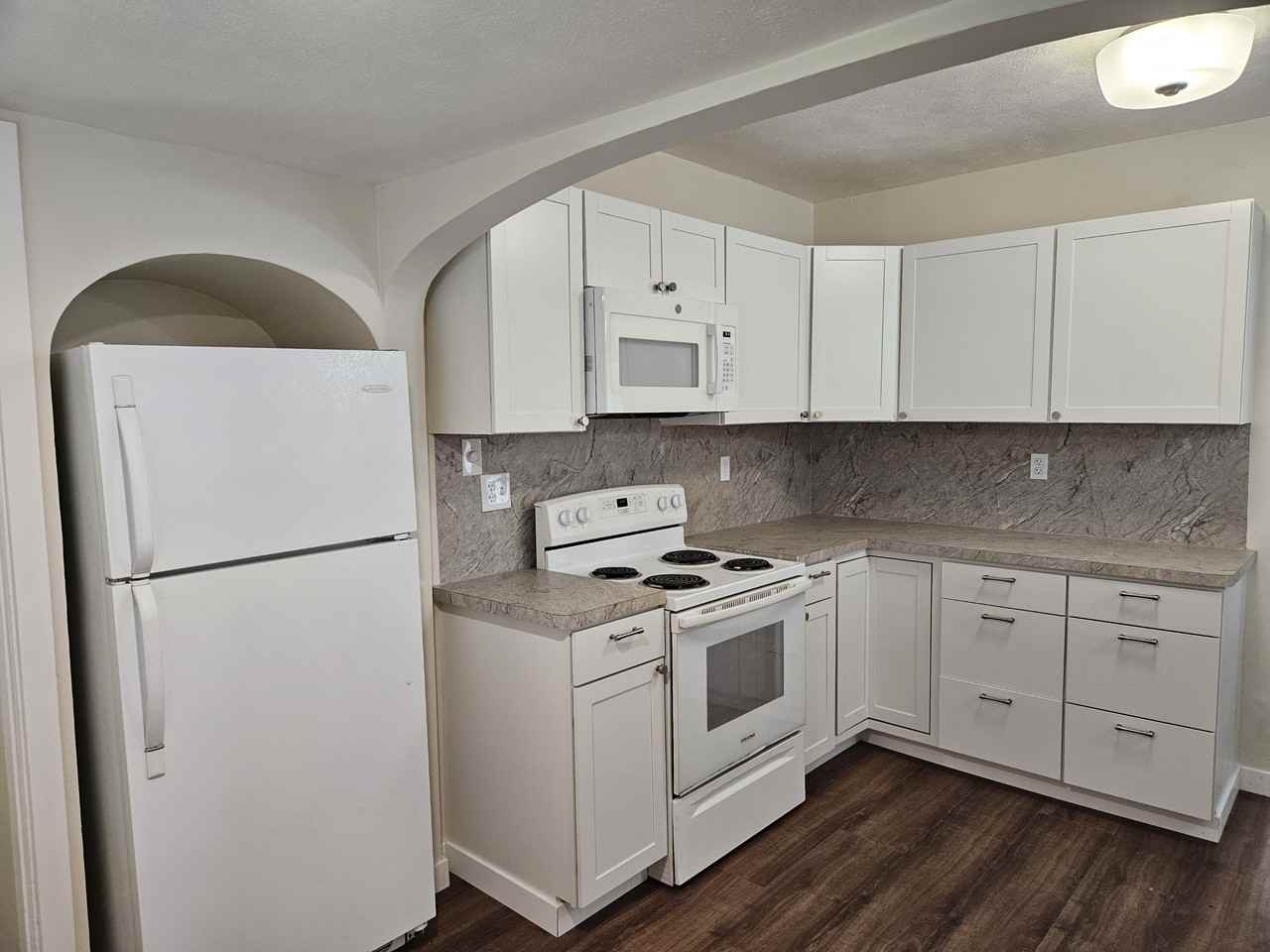 1133 N Hayes Ave - Photo 4 of 19