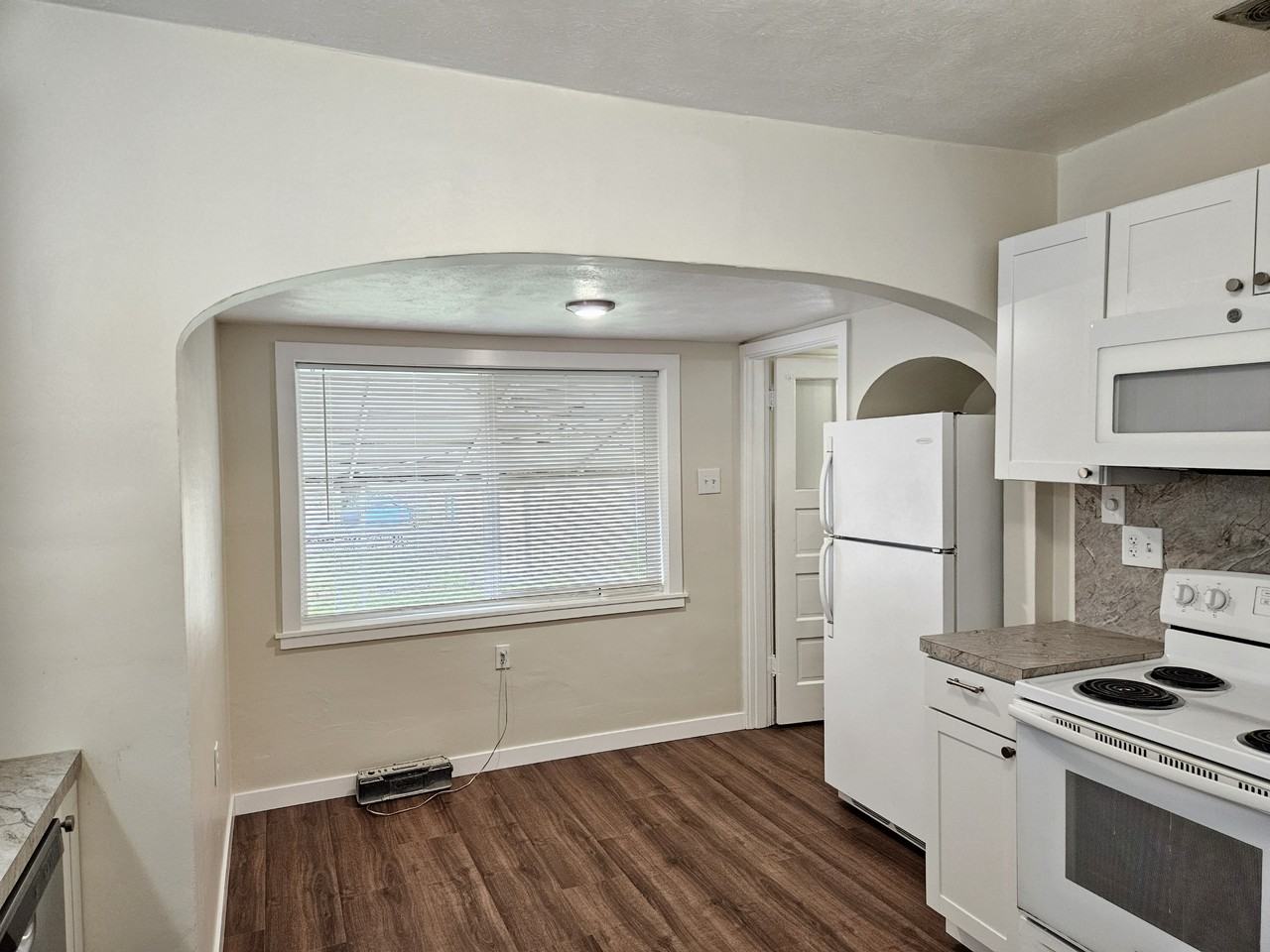 1133 N Hayes Ave - Photo 6 of 19