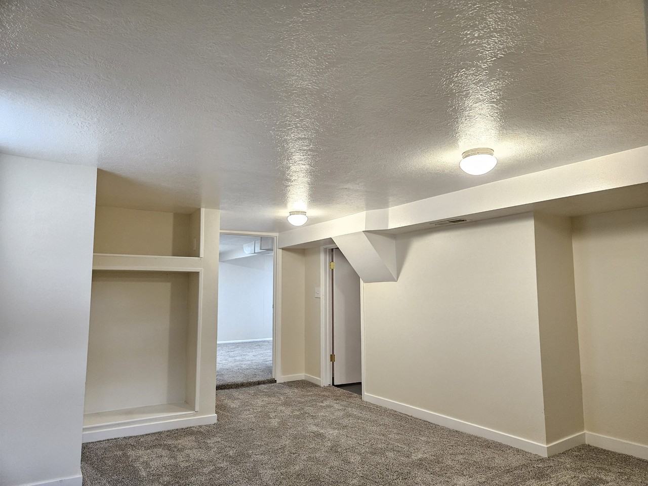 1133 N Hayes Ave - Photo 7 of 19