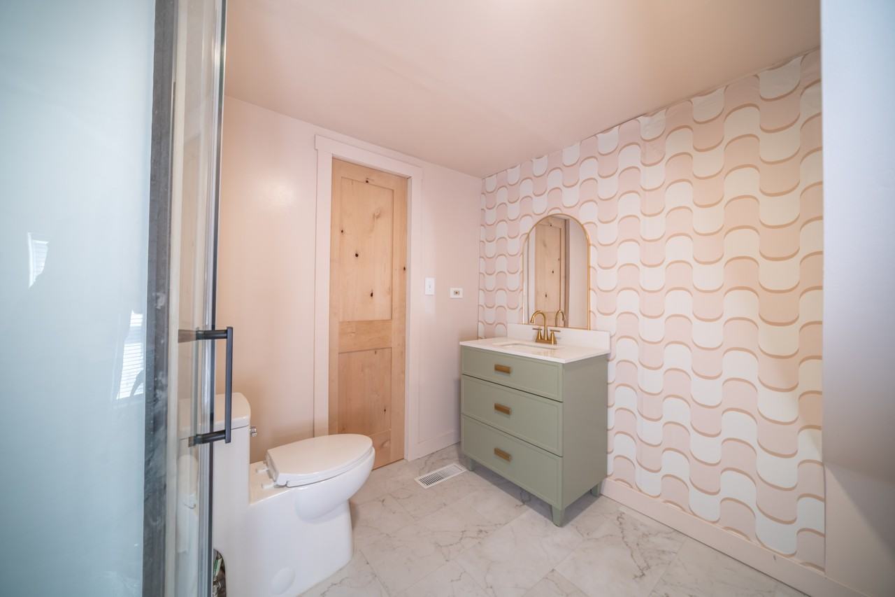 714 Villa St - Photo 6 of 11