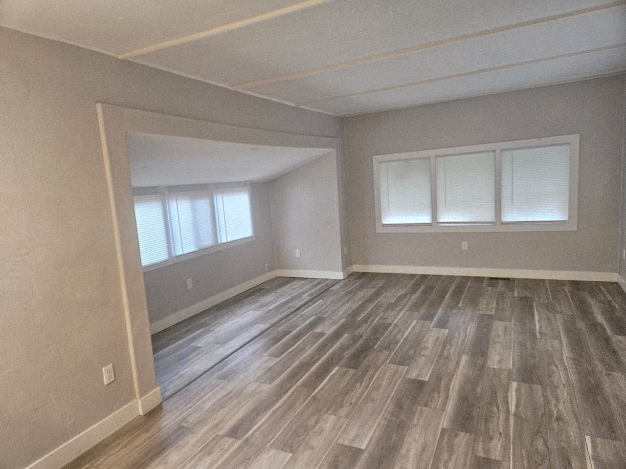 79 Driftwood St - Photo 4 of 10