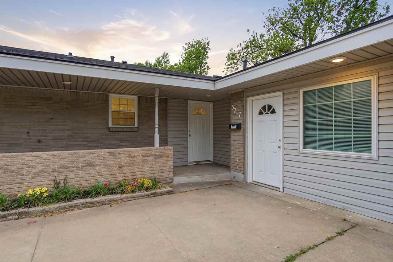 3717 N Eagle Ln - Photo 3 of 43