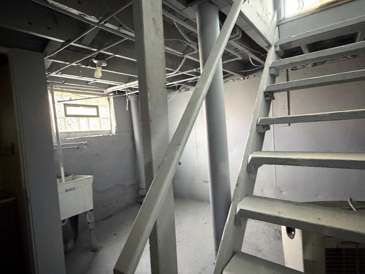 336 W 29th St - Photo 5 of 26