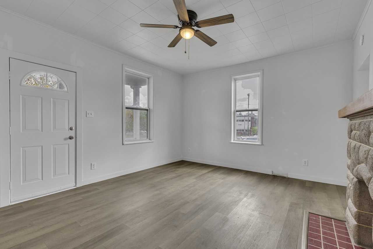 862 Grove Ave - Photo 5 of 10