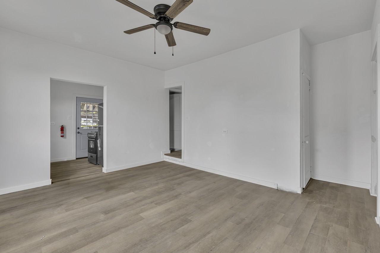 862 Grove Ave - Photo 7 of 10