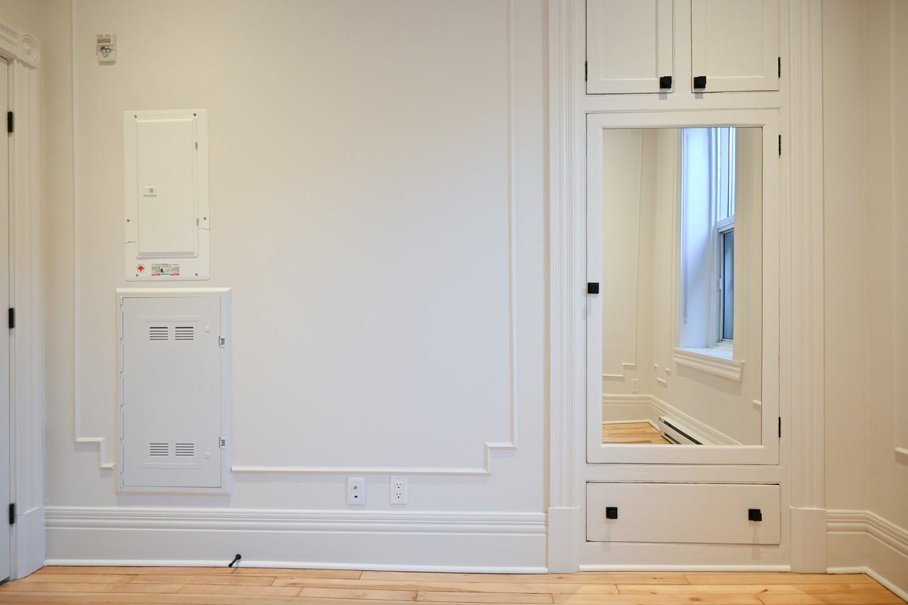 391 Boulevard Saint Joseph Ouest #9 - Photo 6 of 15