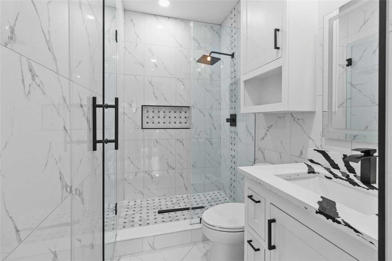 7912 Avenue E - Photo 5 of 13