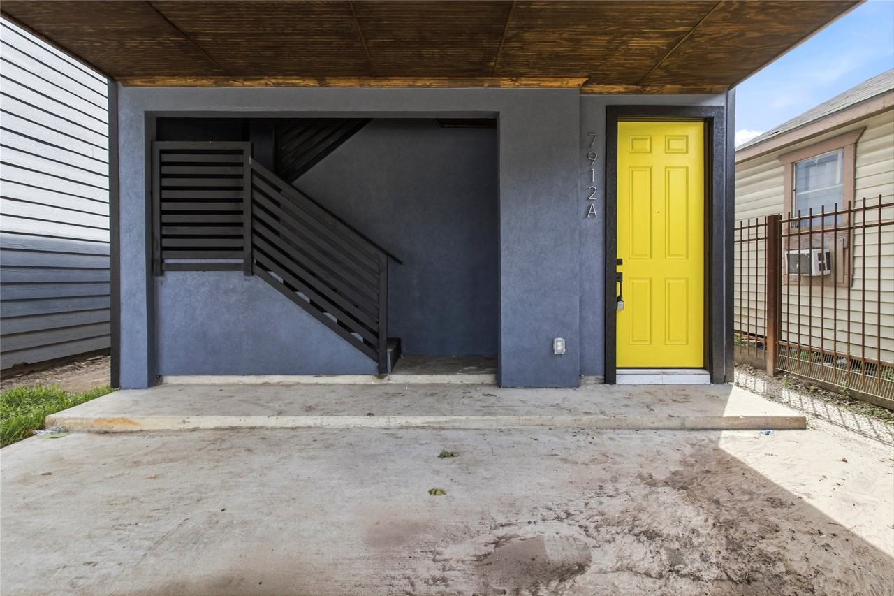 7912 Avenue E - Photo 6 of 13