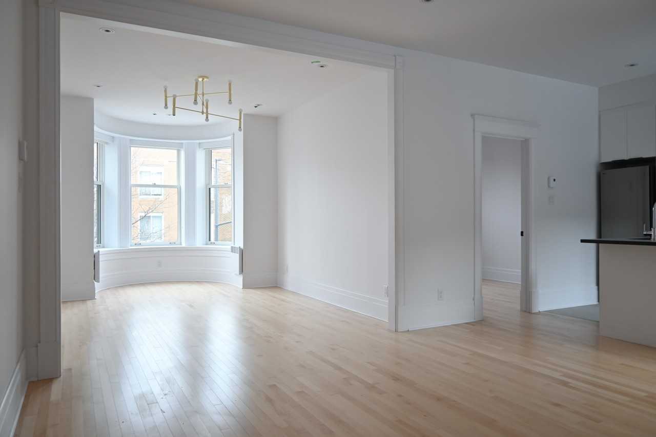 5370 Avenue du Parc #5 - Photo 4 of 17