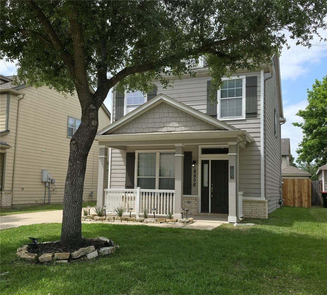 18802 Sandelford Dr - Photo 2 of 14
