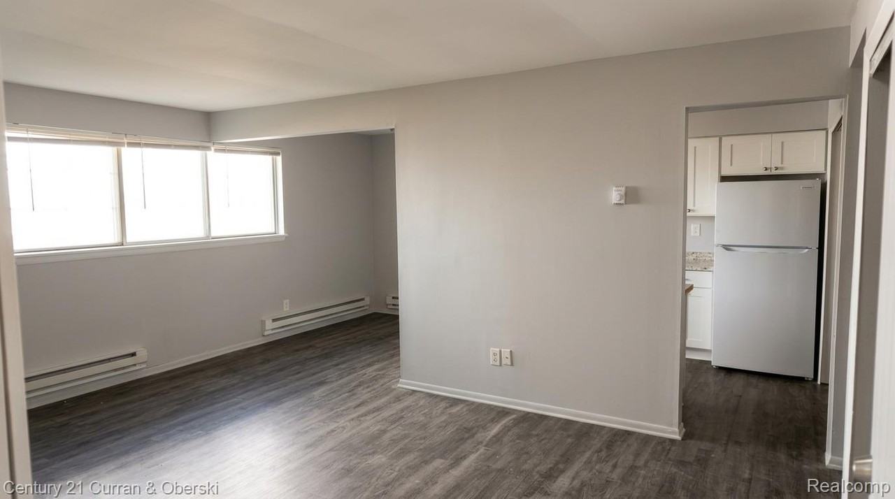 203 Thomas St - Photo 2 of 10