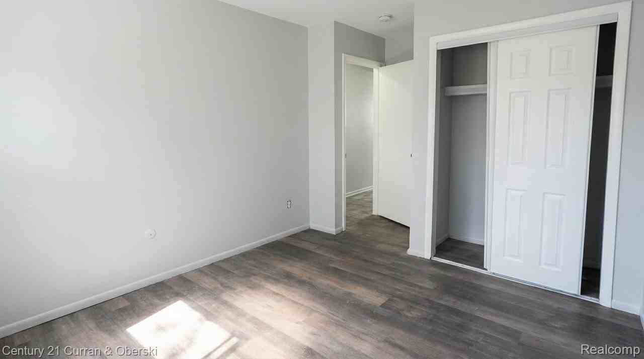 203 Thomas St - Photo 6 of 10