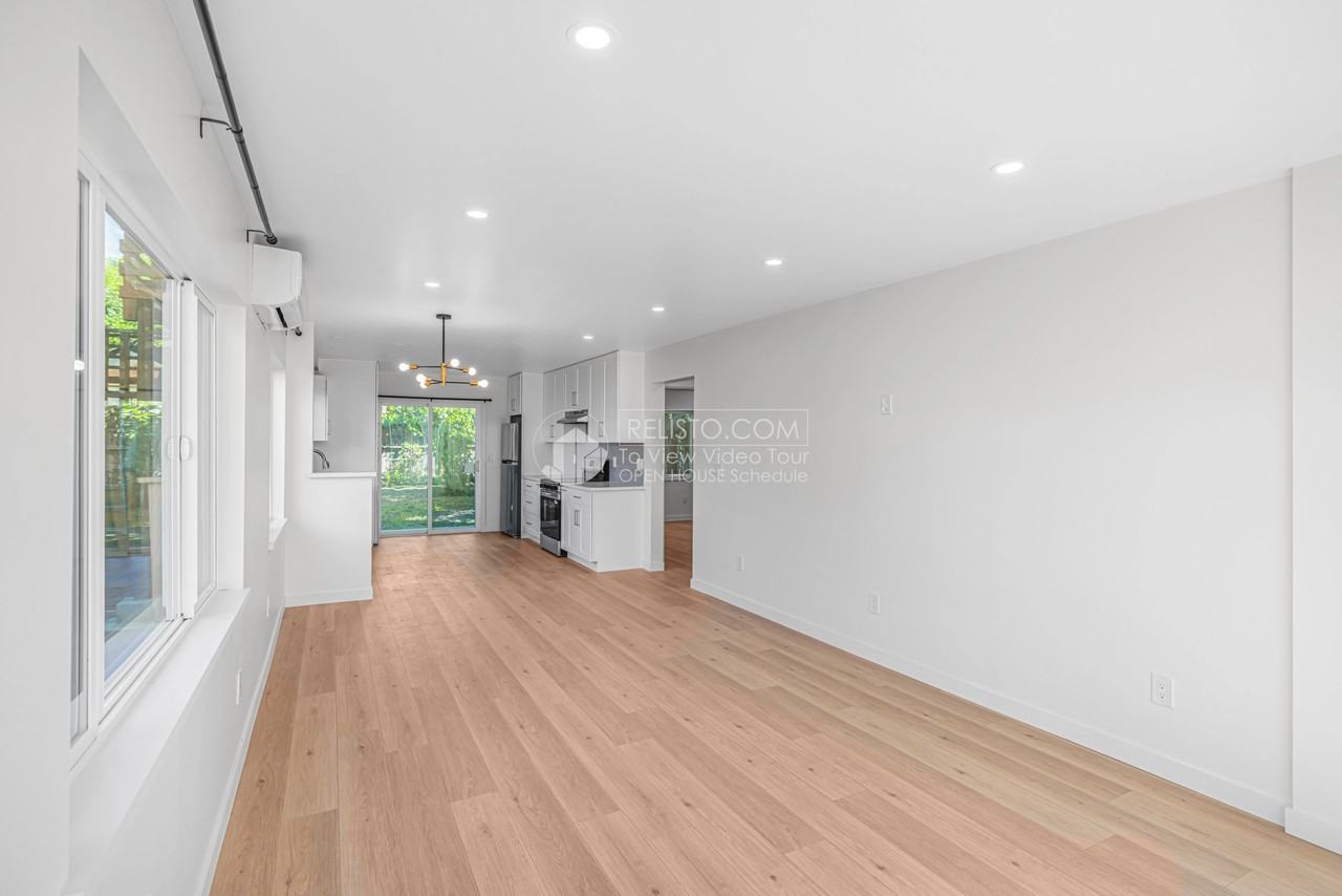 968 53rd St - Photo 3 of 14