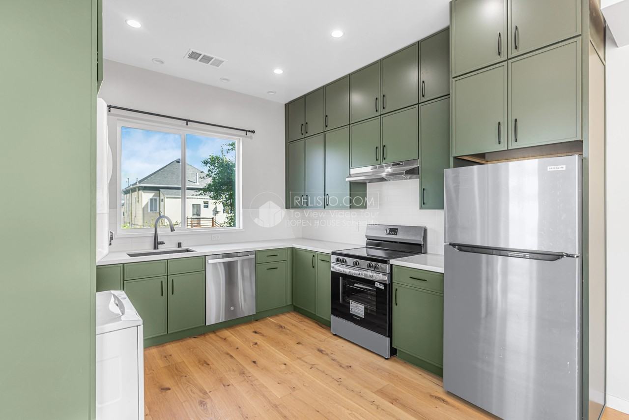 966 53rd St - Photo 7 of 20