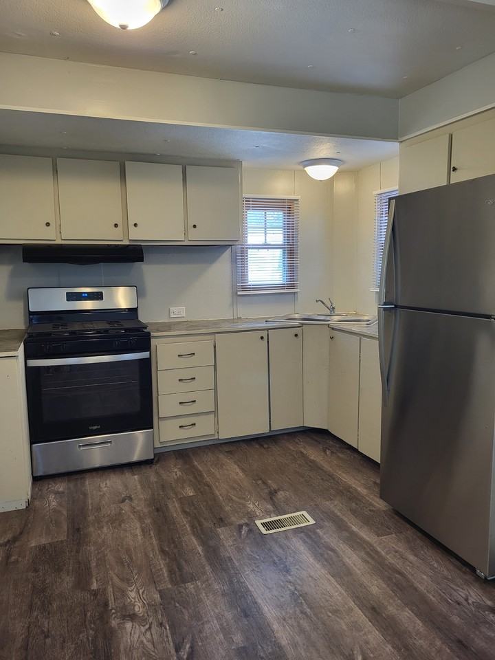 1040 Avenue Of The Cities - 77 #77 - Photo 4 of 10