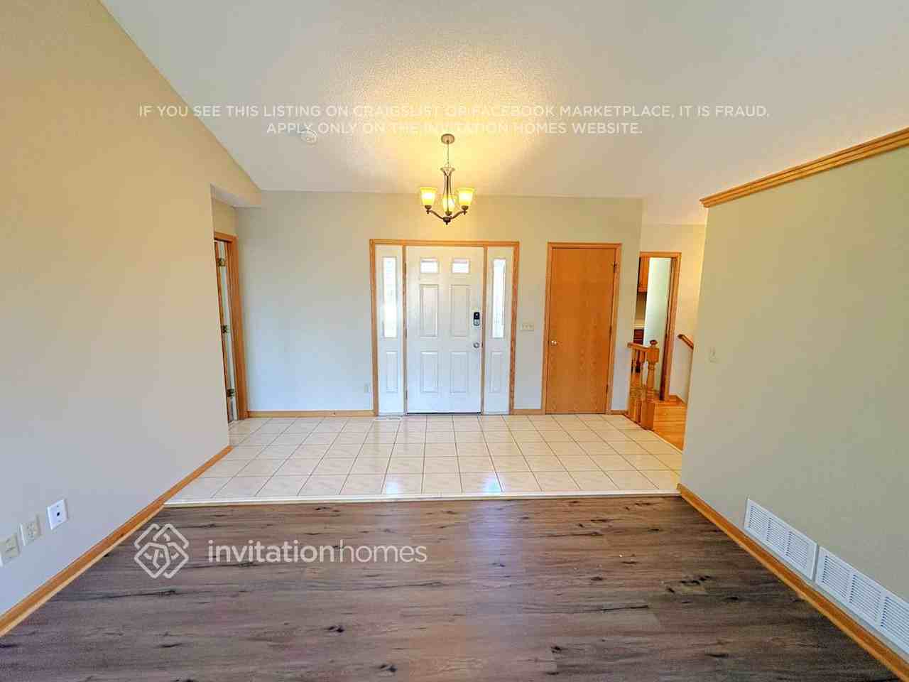 21020 Floral Bay Dr N - Photo 2 of 14