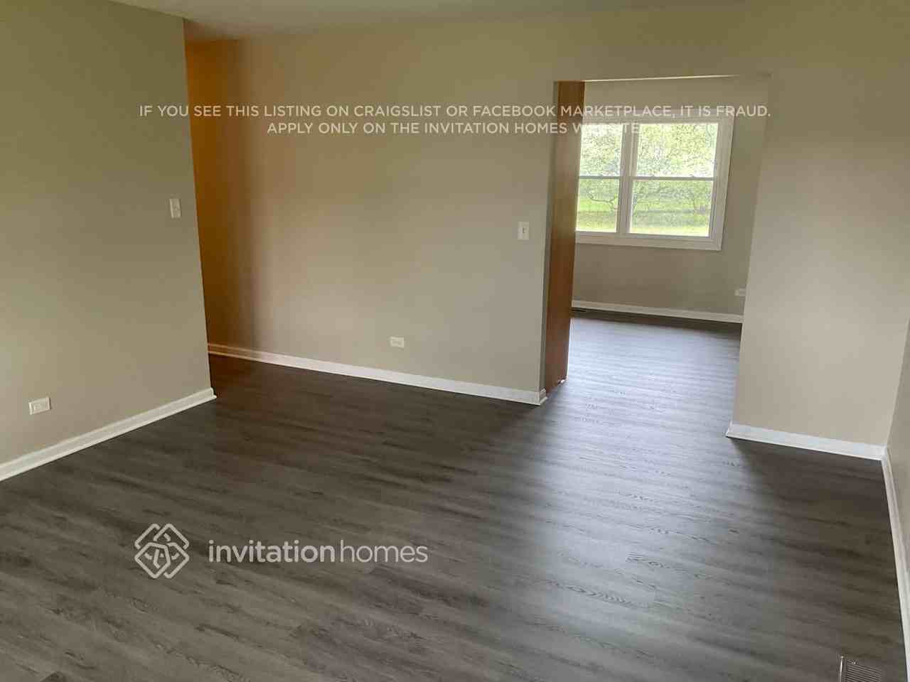 1875 N Newport Rd - Photo 3 of 9
