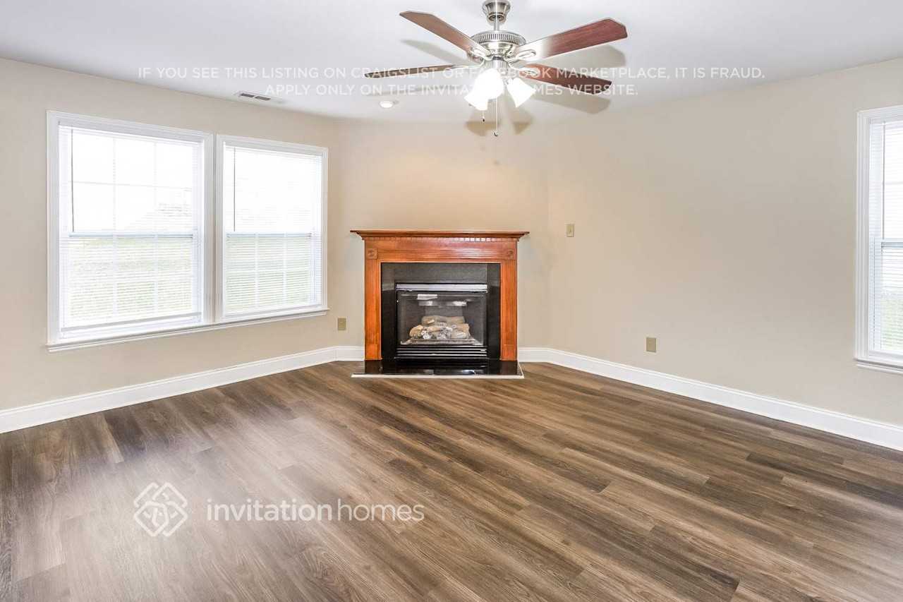 956 Littleton Dr - Photo 5 of 18