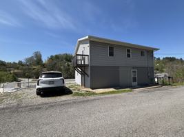 featured image of 941 Vista Ln #1