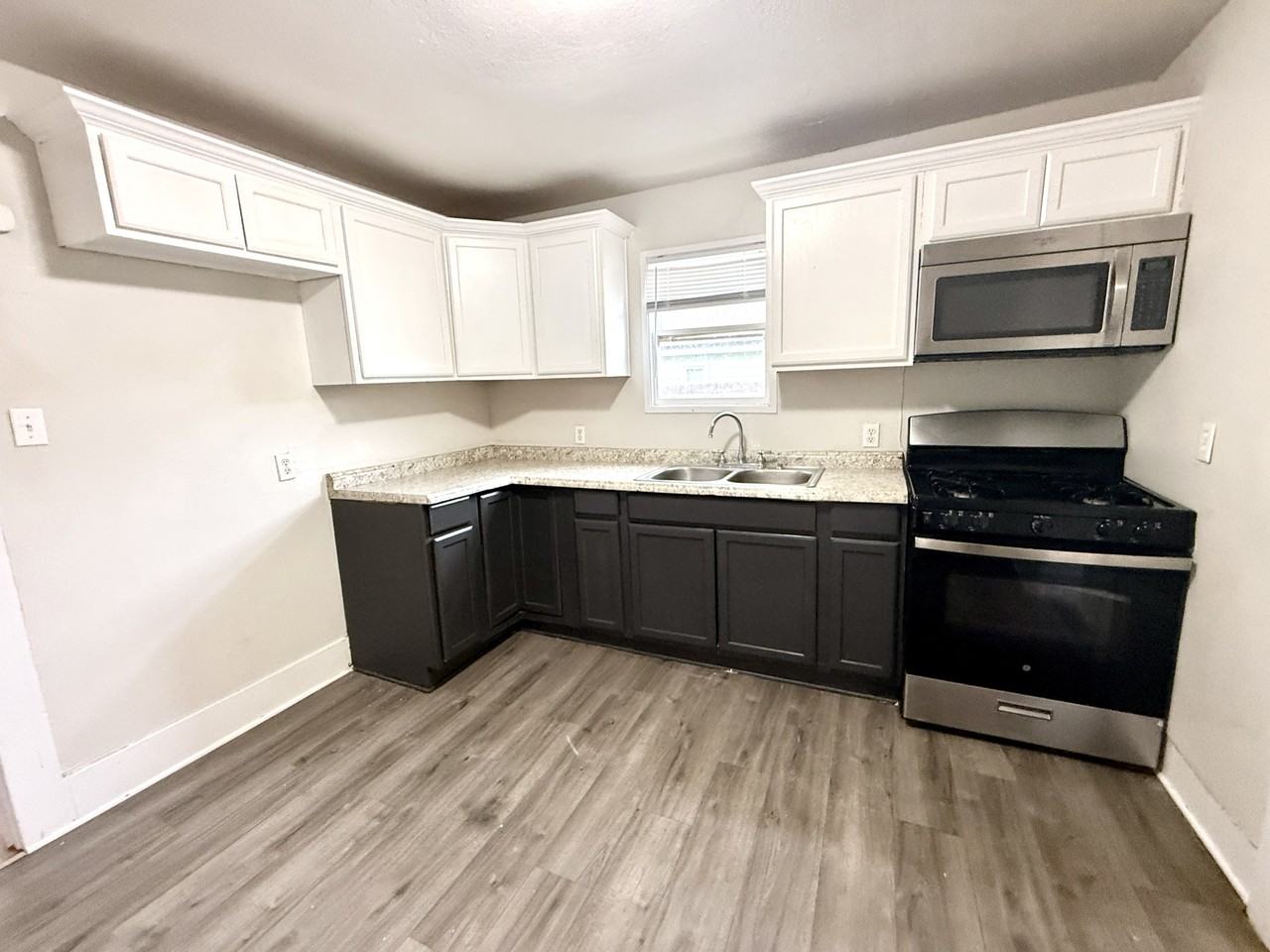 705 Parkway Rd #1 - Photo 3 of 19