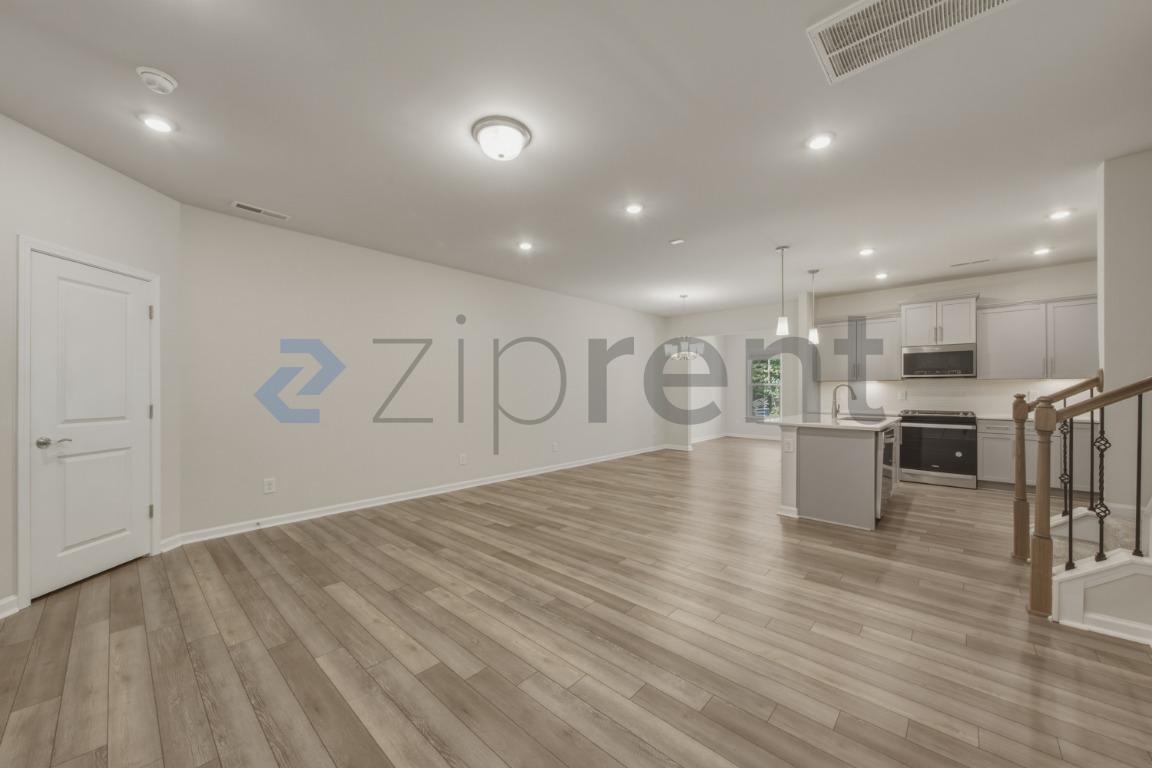 1015 Badlands St - Photo 5 of 33